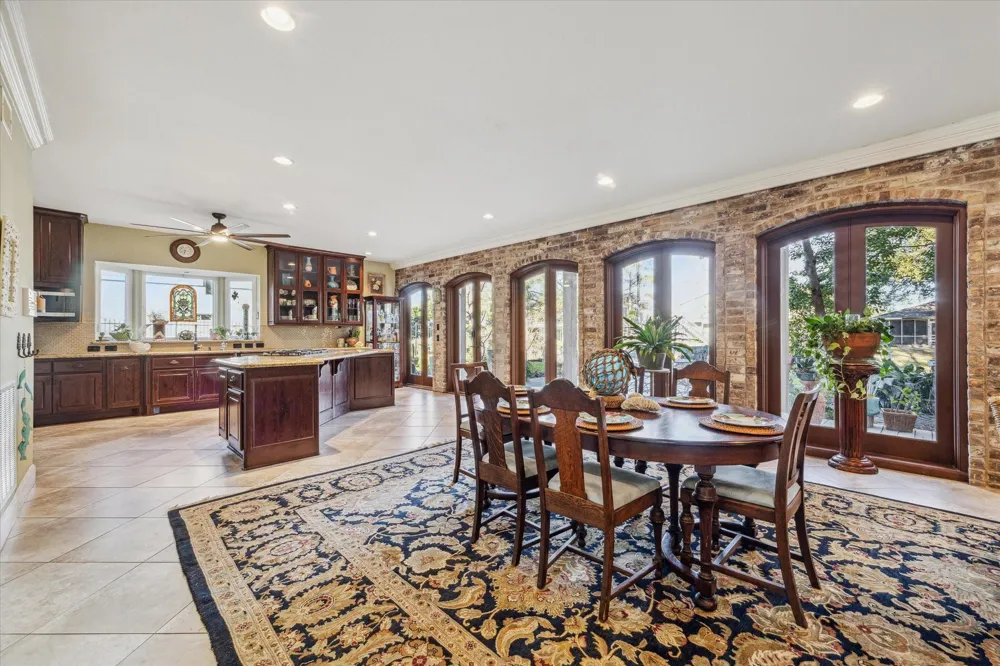 5 Harbor Lane Kemah, TX 77565