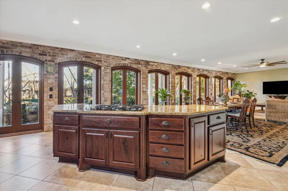 5 Harbor Lane Kemah, TX 77565