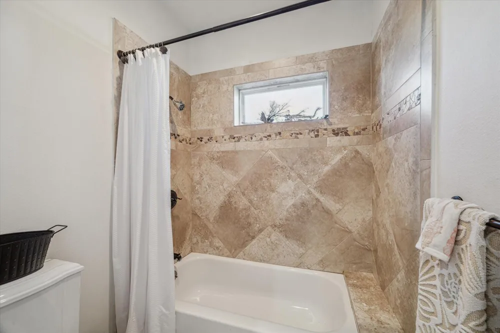 5 Harbor Lane Kemah, TX 77565