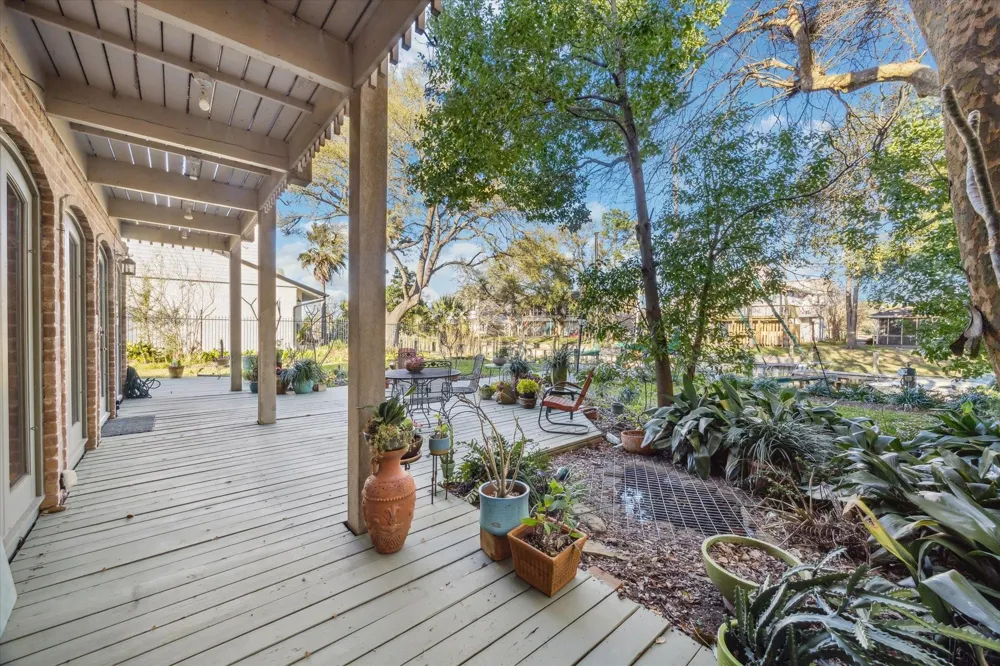 5 Harbor Lane Kemah, TX 77565