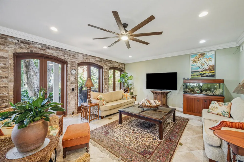 5 Harbor Lane Kemah, TX 77565