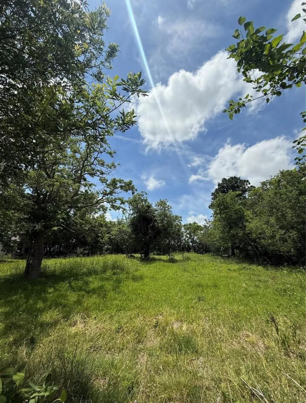2929 2nd Avenue Texas City, TX 77590