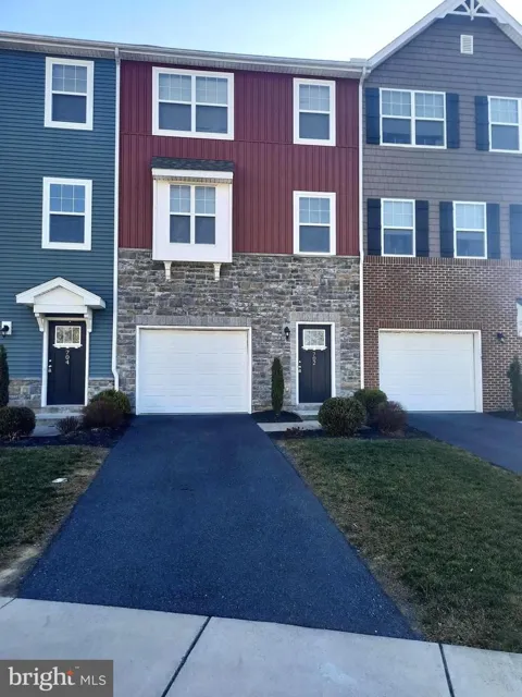 702 ADMIRALS QUAY DRIVE