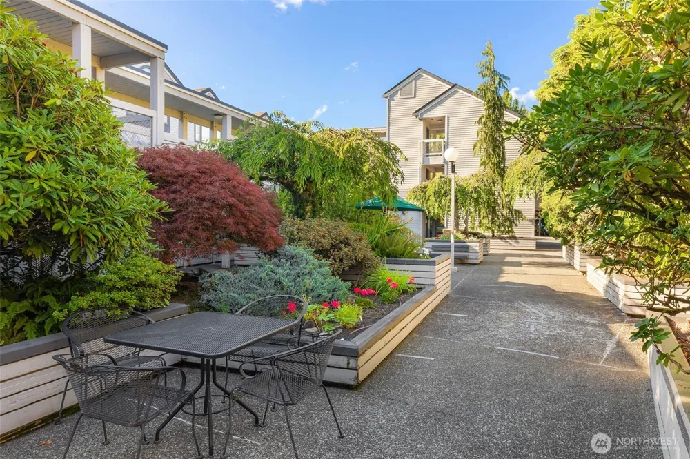 6121 NE 175th Street #C201 Kenmore, WA 98028