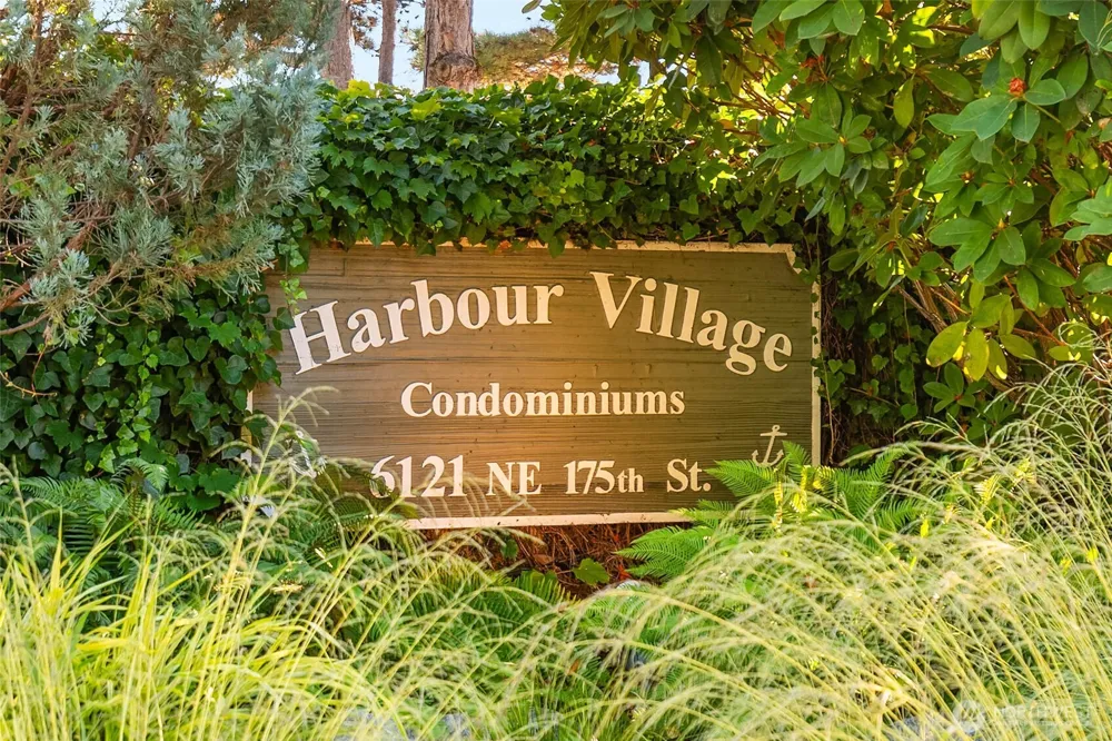 6121 NE 175th Street #C201 Kenmore, WA 98028