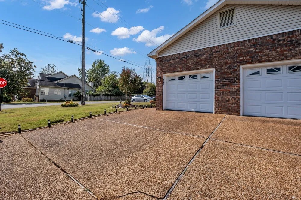 101 Sugar Maple Hendersonville, TN 37075