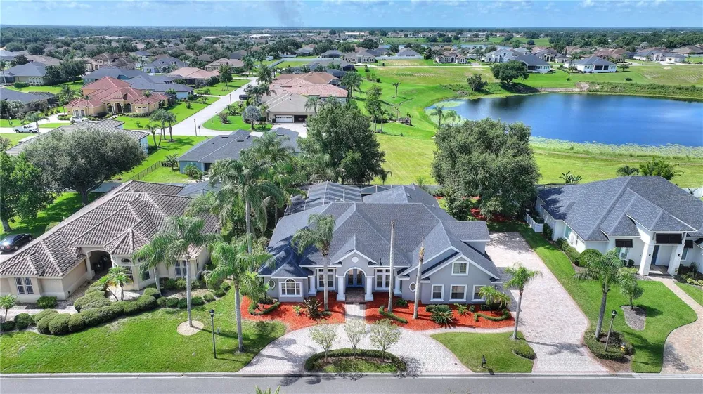 9469 WATERFORD OAKS DRIVE Winter Haven, FL 33884