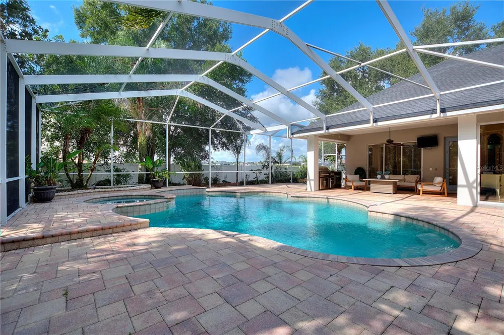 9469 WATERFORD OAKS DRIVE Winter Haven, FL 33884