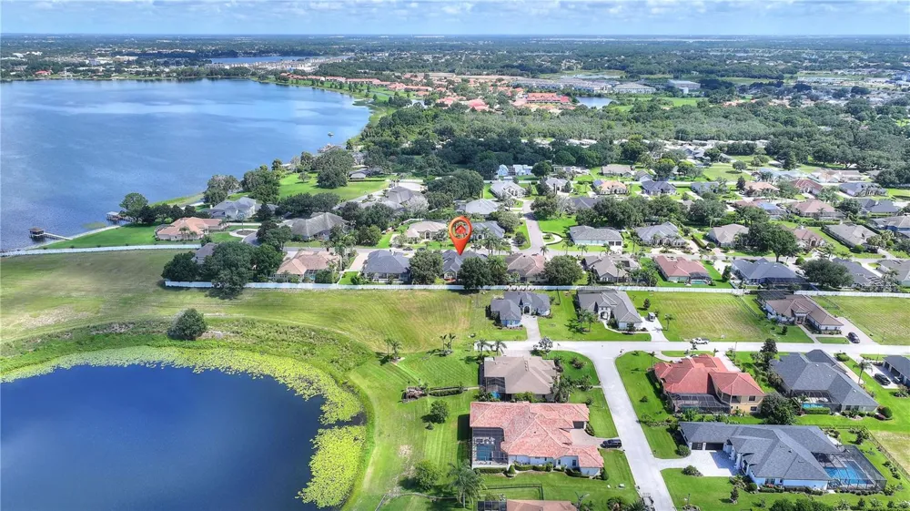 9469 WATERFORD OAKS DRIVE Winter Haven, FL 33884