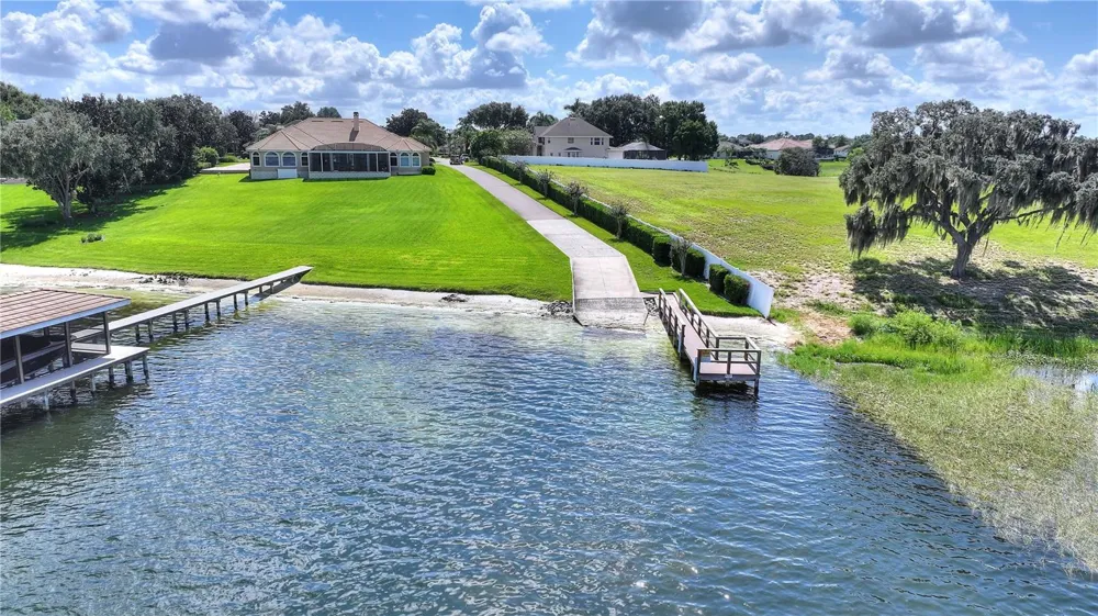 9469 WATERFORD OAKS DRIVE Winter Haven, FL 33884
