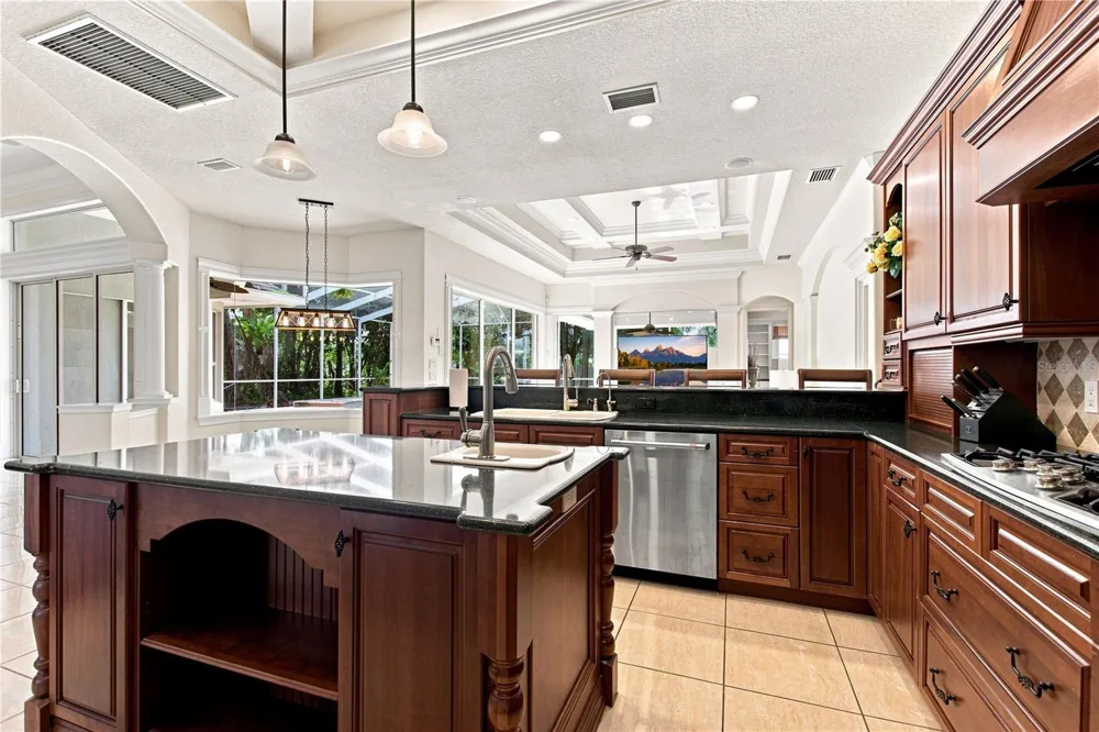 9469 WATERFORD OAKS DRIVE Winter Haven, FL 33884