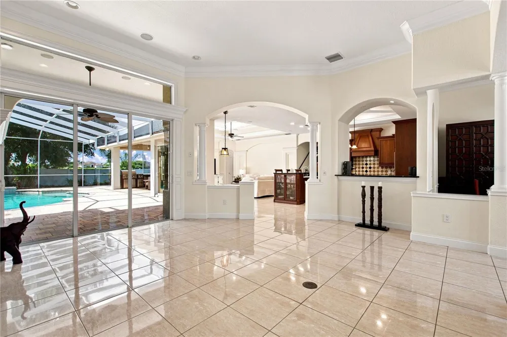 9469 WATERFORD OAKS DRIVE Winter Haven, FL 33884