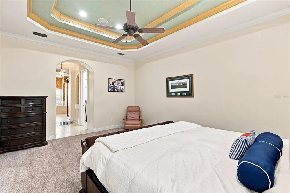 9469 WATERFORD OAKS DRIVE Winter Haven, FL 33884