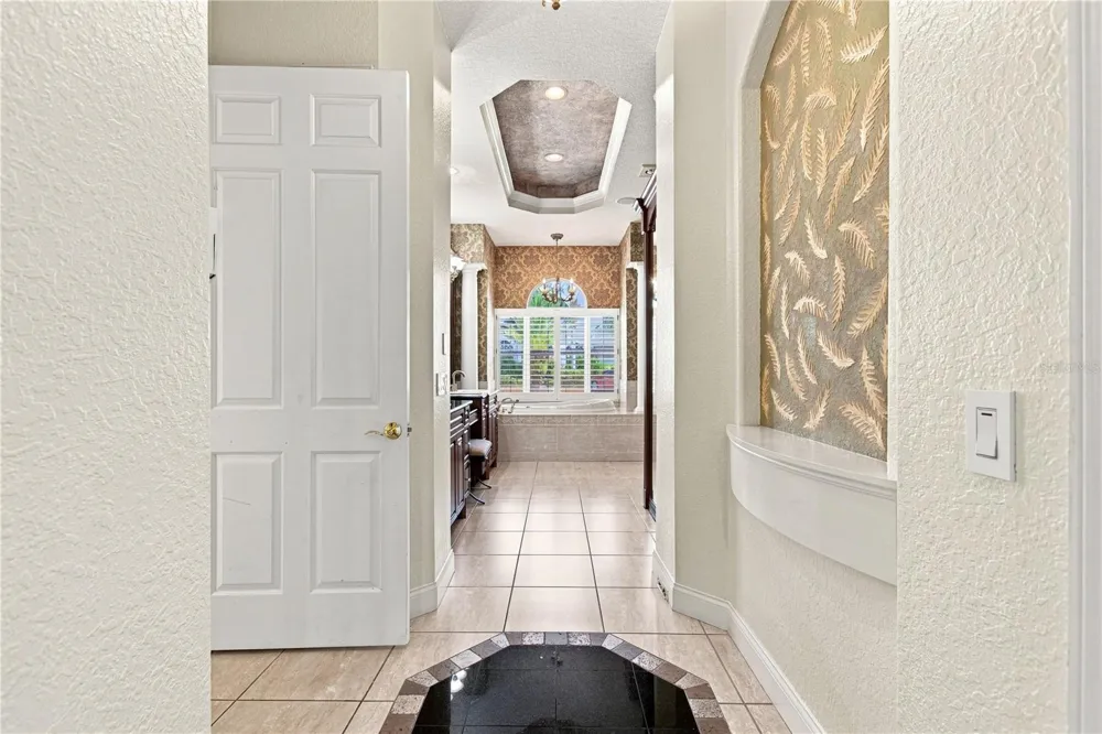 9469 WATERFORD OAKS DRIVE Winter Haven, FL 33884