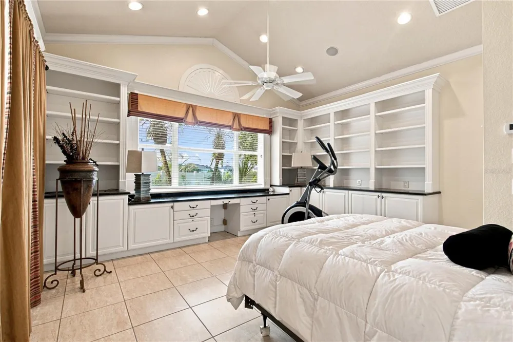 9469 WATERFORD OAKS DRIVE Winter Haven, FL 33884