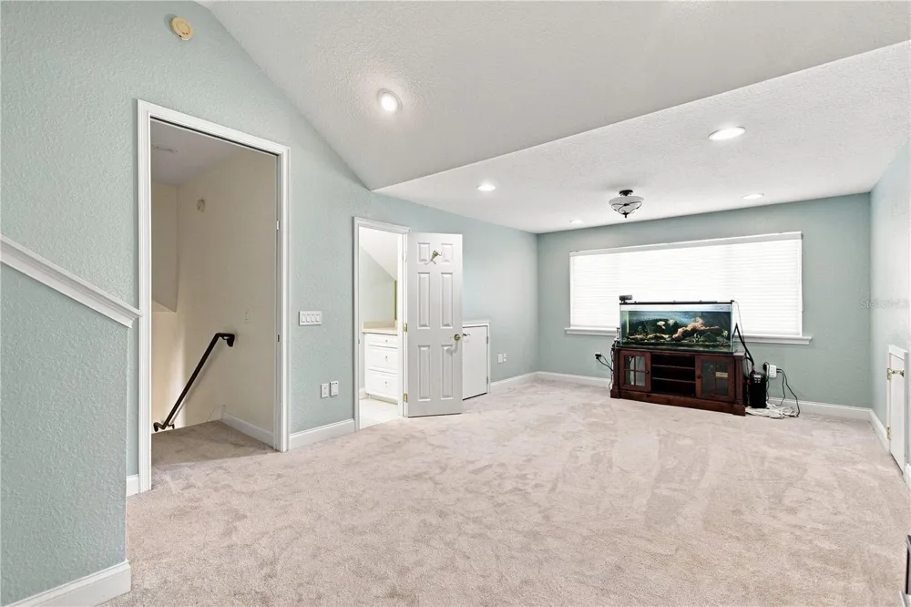 9469 WATERFORD OAKS DRIVE Winter Haven, FL 33884