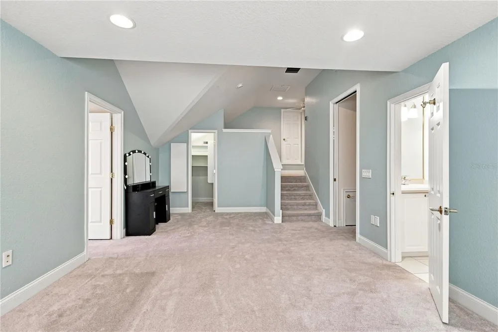9469 WATERFORD OAKS DRIVE Winter Haven, FL 33884