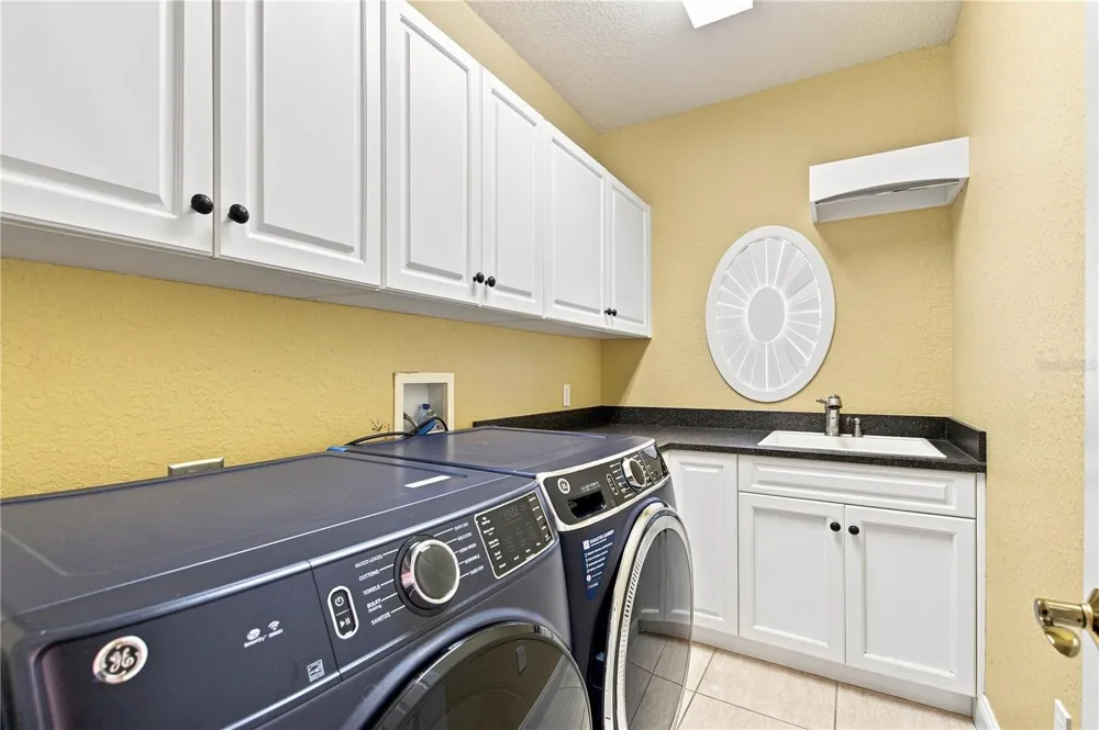 9469 WATERFORD OAKS DRIVE Winter Haven, FL 33884