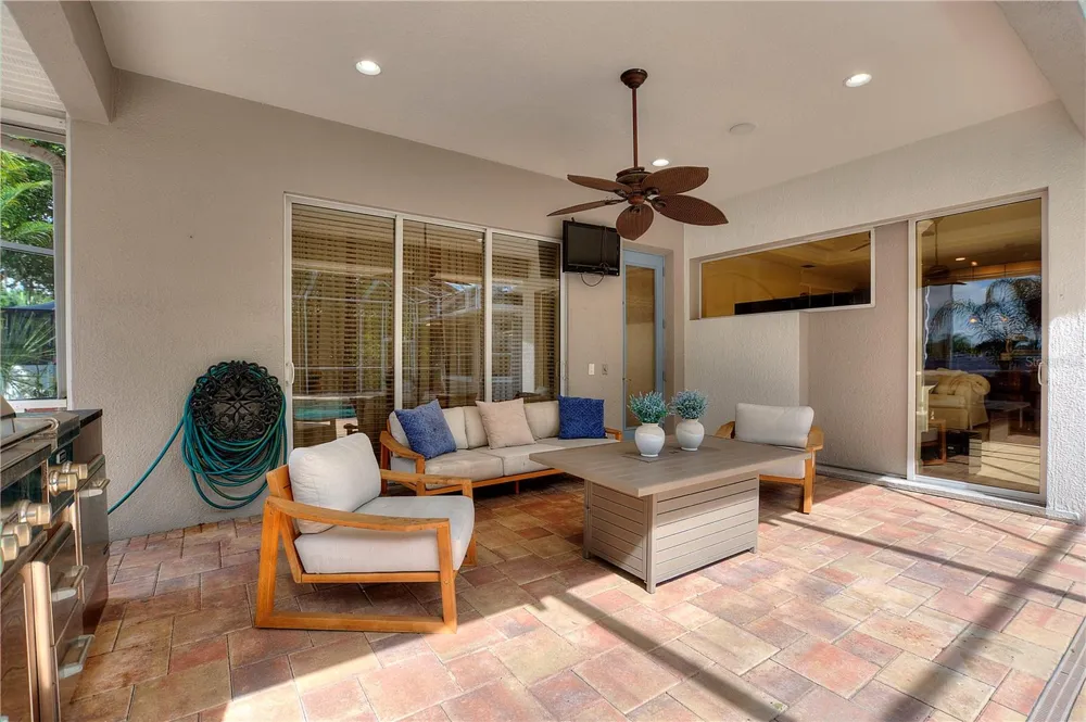 9469 WATERFORD OAKS DRIVE Winter Haven, FL 33884