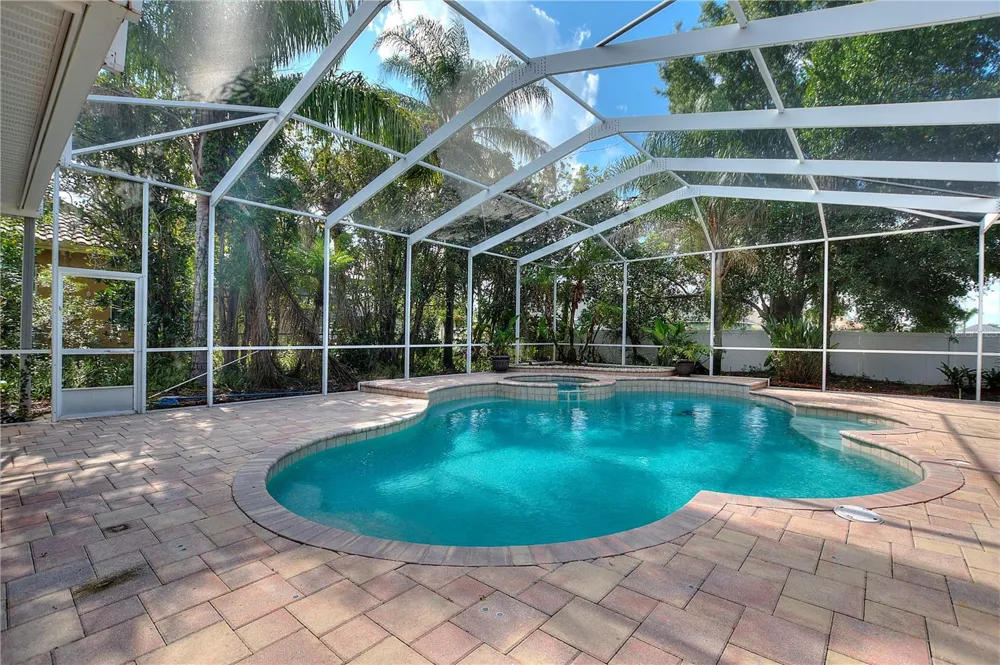 9469 WATERFORD OAKS DRIVE Winter Haven, FL 33884