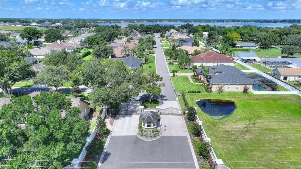 9469 WATERFORD OAKS DRIVE Winter Haven, FL 33884