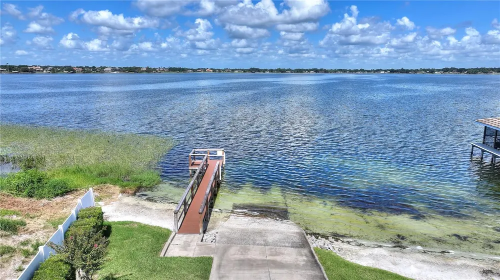 9469 WATERFORD OAKS DRIVE Winter Haven, FL 33884