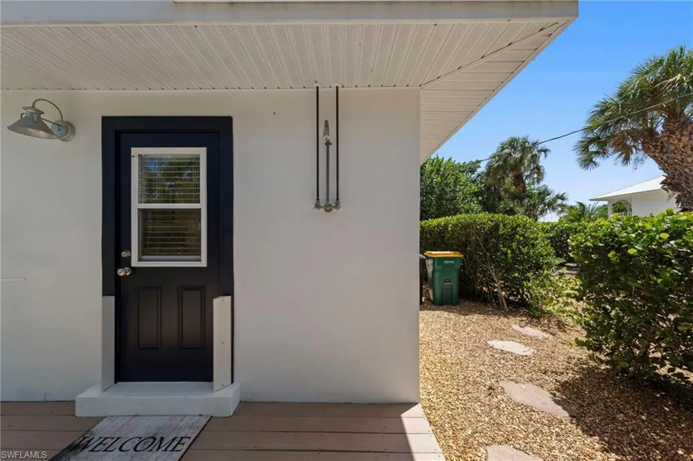 849 Beach Road Sanibel, FL 33957