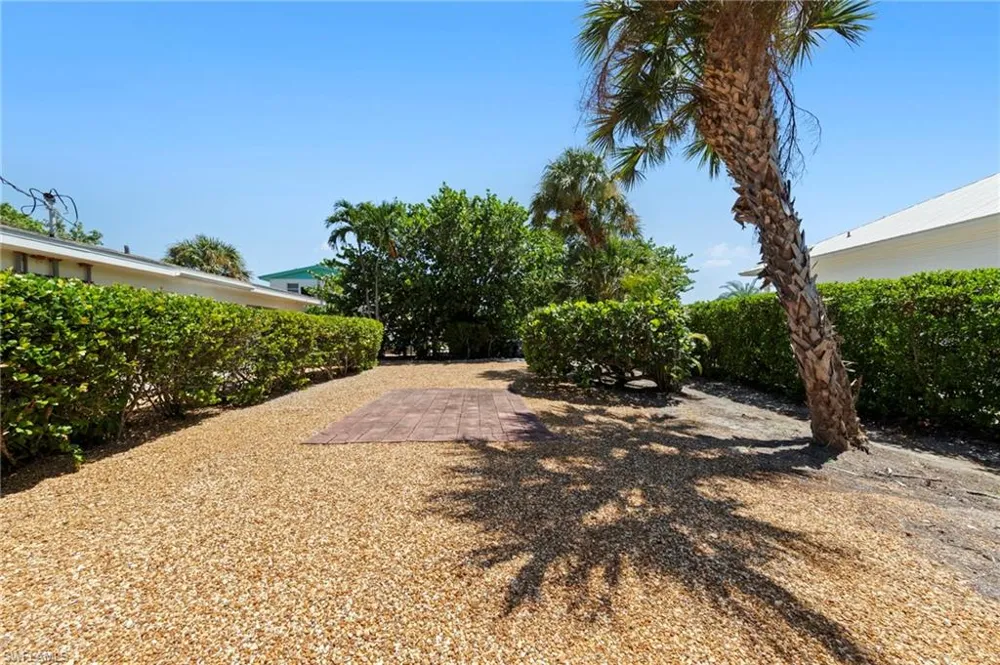 849 Beach Road Sanibel, FL 33957