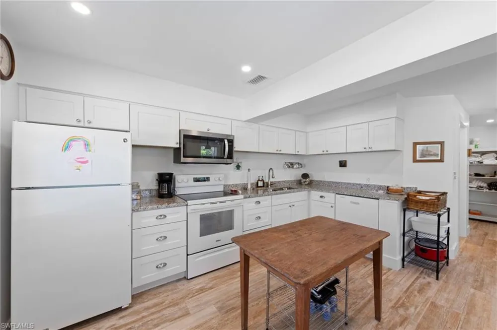 849 Beach Road Sanibel, FL 33957