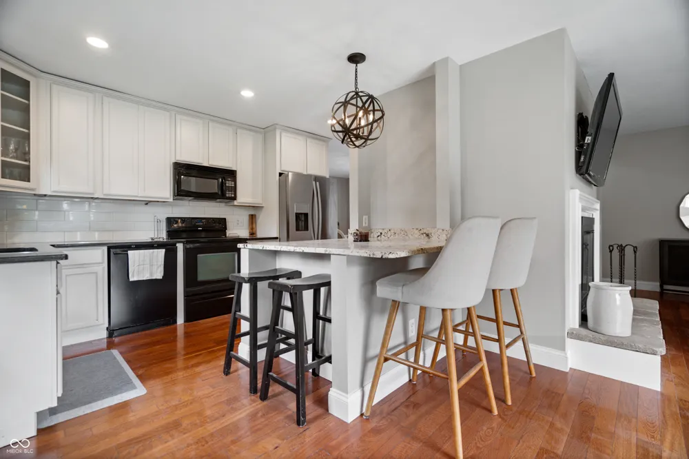 10306 New Jersey Street Carmel, IN 46280
