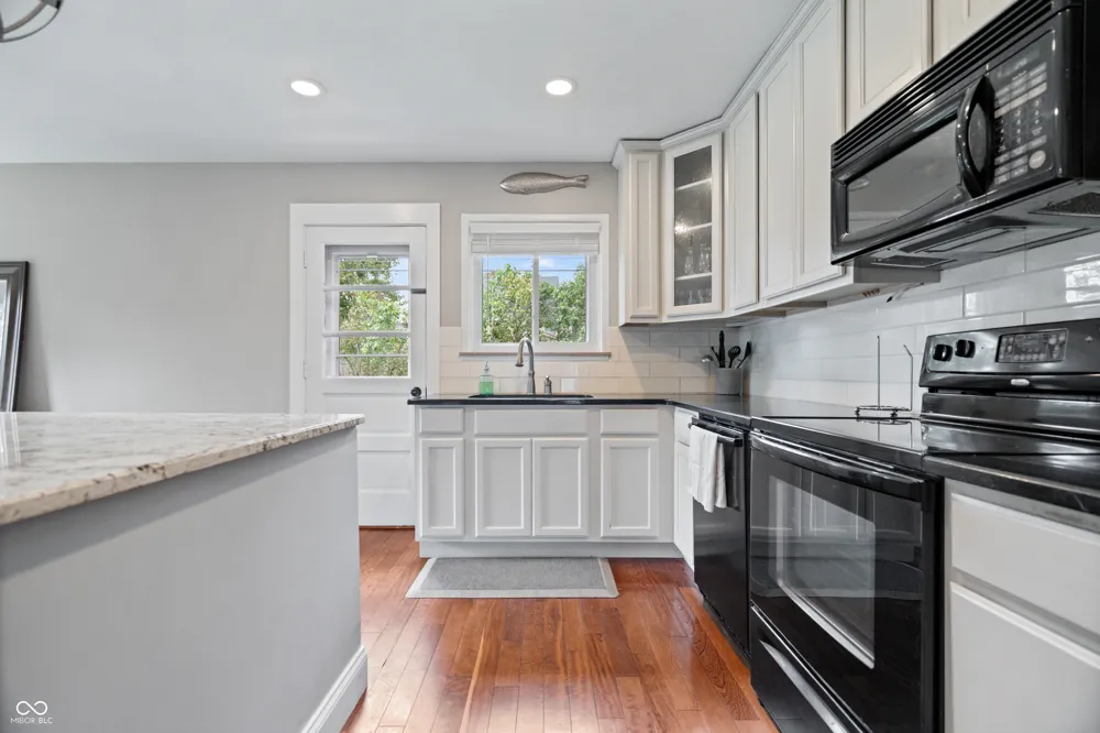 10306 New Jersey Street Carmel, IN 46280