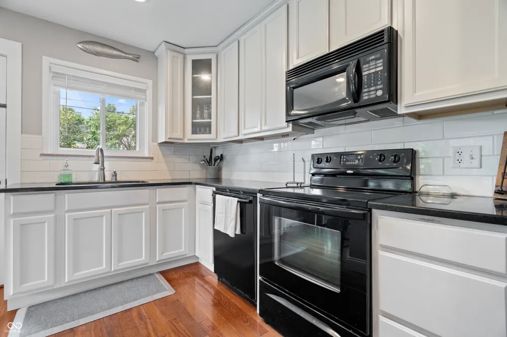 10306 New Jersey Street Carmel, IN 46280