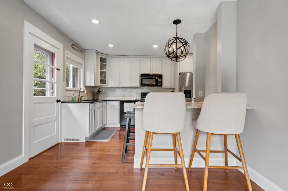 10306 New Jersey Street Carmel, IN 46280