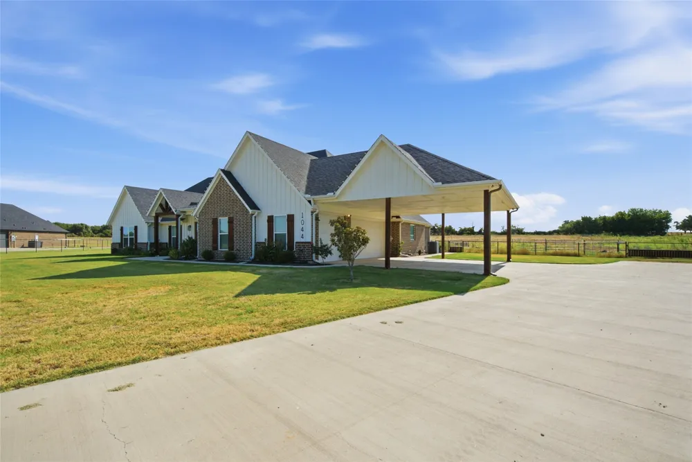 1044 Monarch Court Poolville, TX 76487