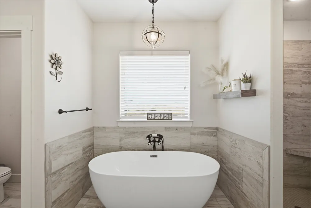 1044 Monarch Court Poolville, TX 76487