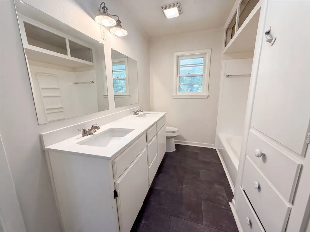 11212 Stuart Street Brownsboro, TX 75756