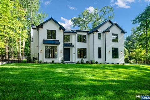19 Dearborn Drive