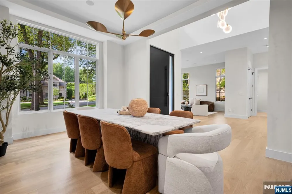 19 Dearborn Drive Old Tappan, NJ 07675