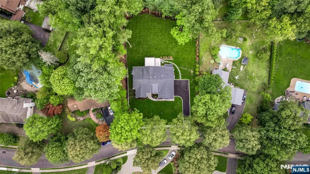 19 Dearborn Drive Old Tappan, NJ 07675