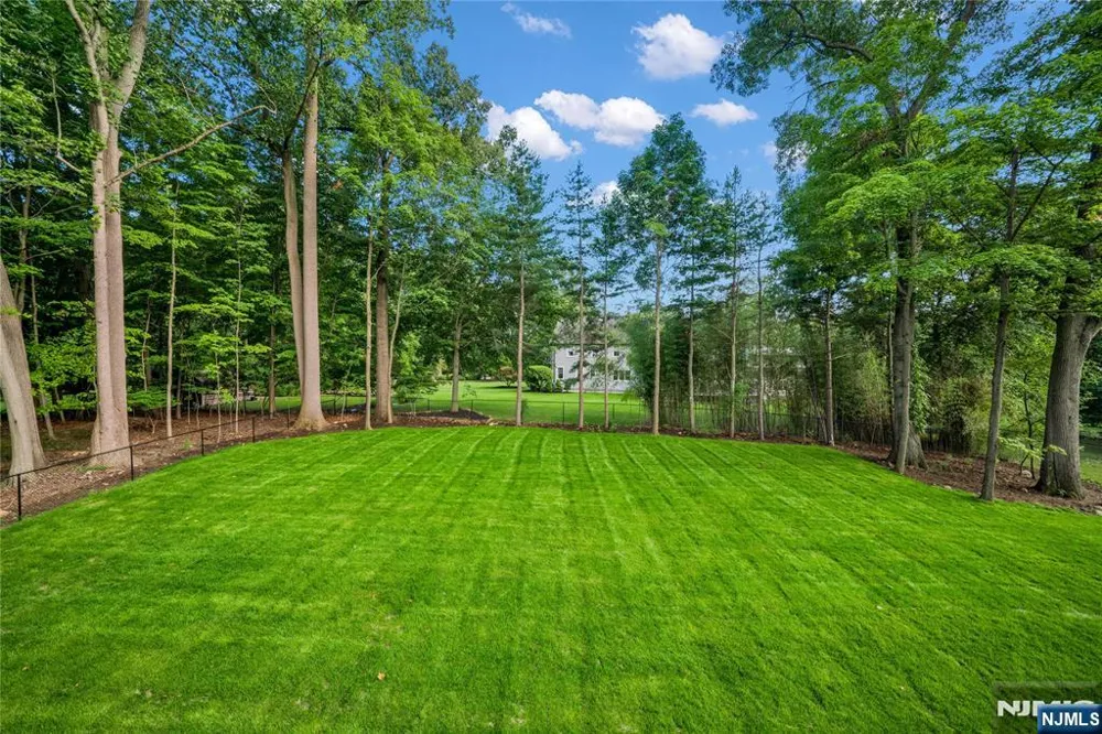 19 Dearborn Drive Old Tappan, NJ 07675