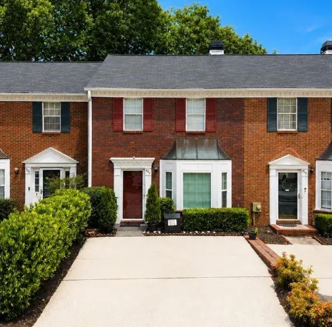 655 Anderson Walk