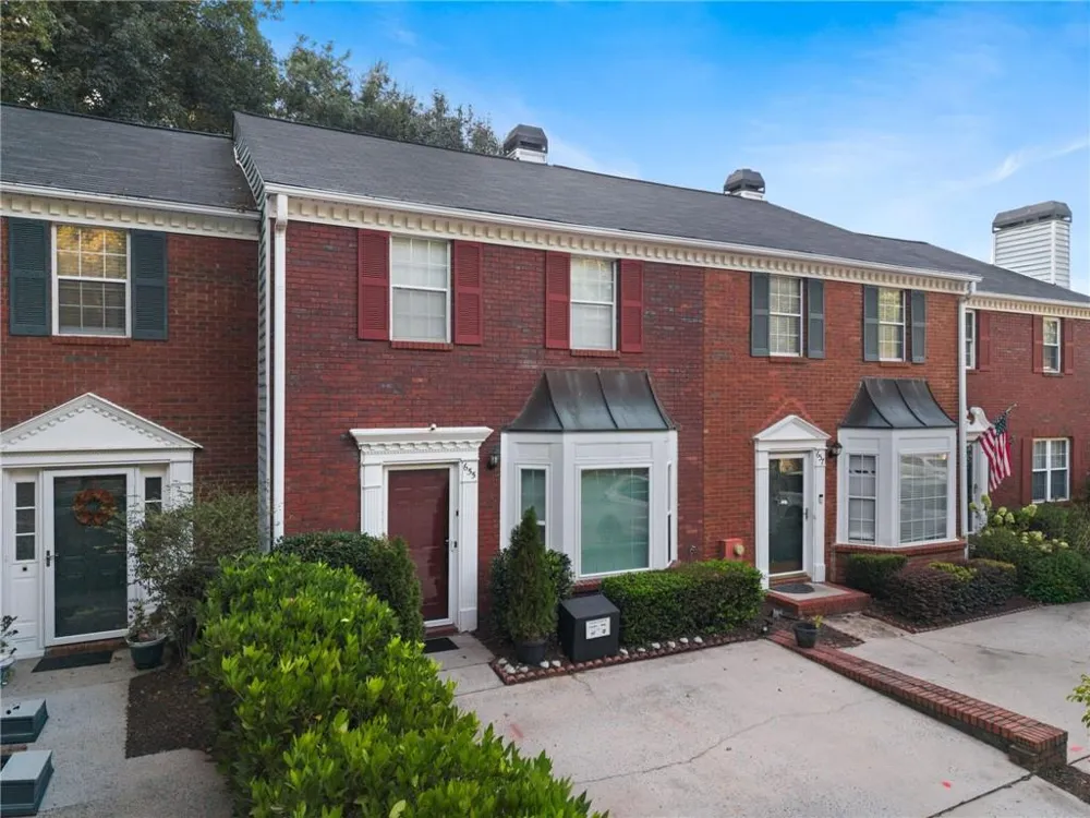 655 Anderson Walk Marietta, GA 30062