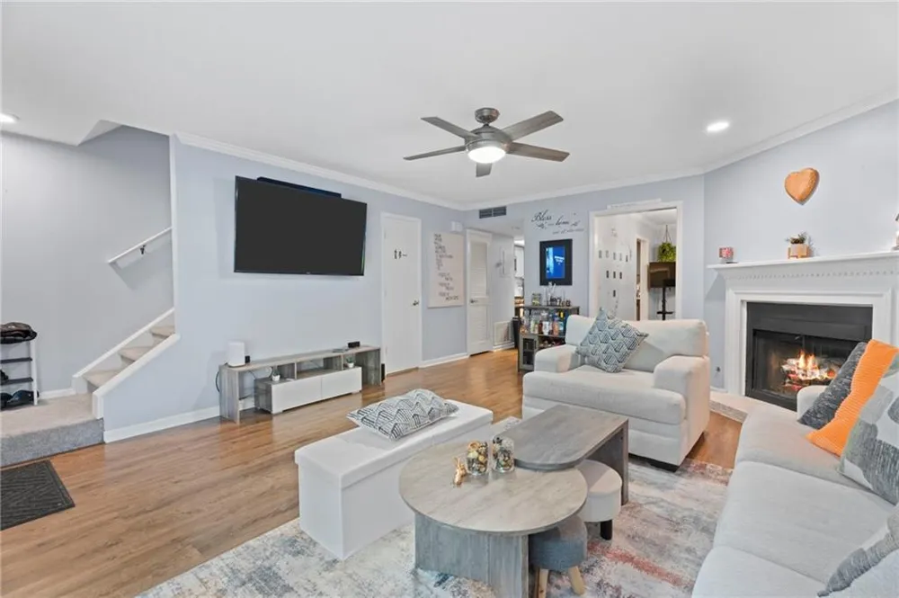655 Anderson Walk Marietta, GA 30062
