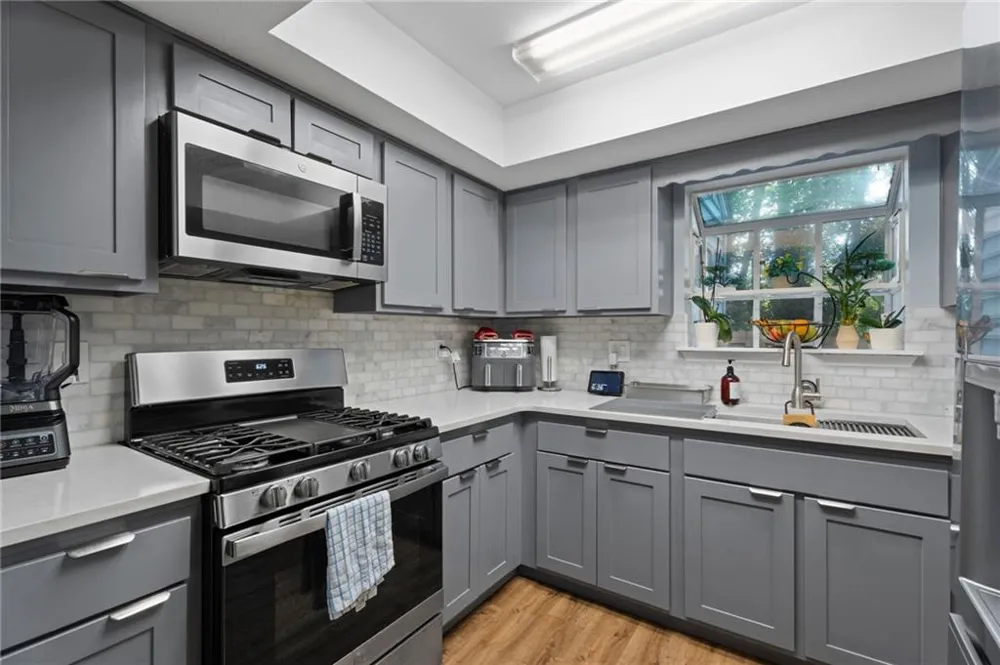 655 Anderson Walk Marietta, GA 30062