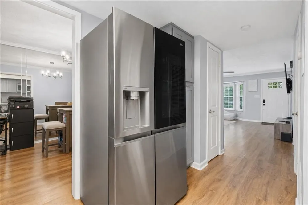 655 Anderson Walk Marietta, GA 30062