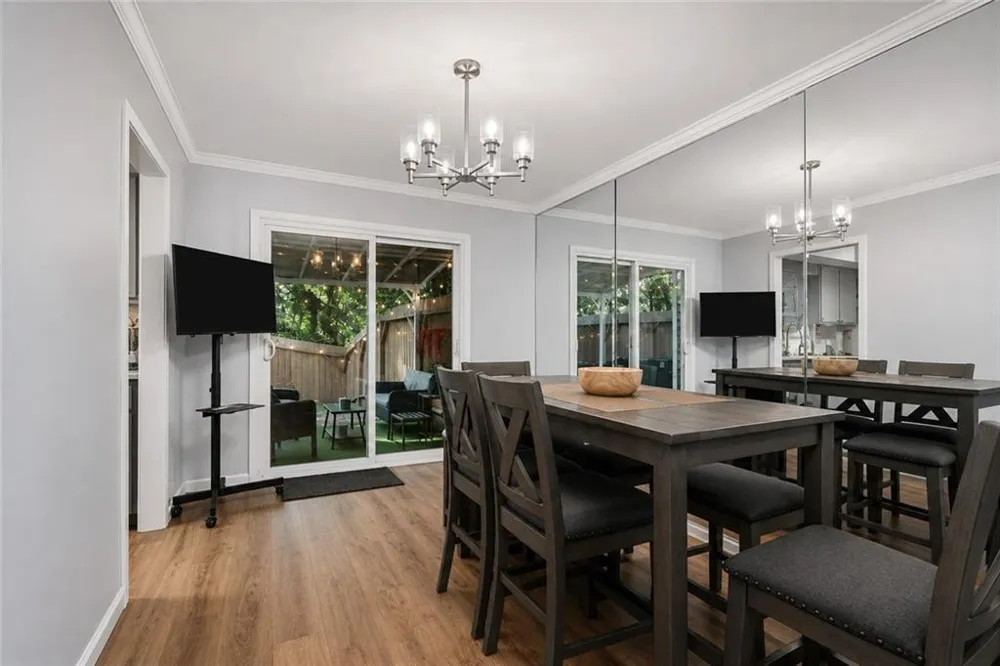 655 Anderson Walk Marietta, GA 30062