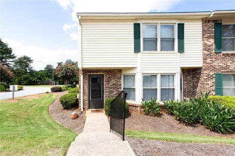 768 Longleaf Drive