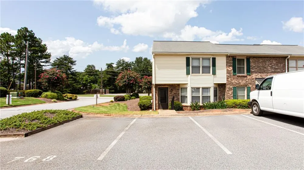 768 Longleaf Drive Lawrenceville, GA 30046