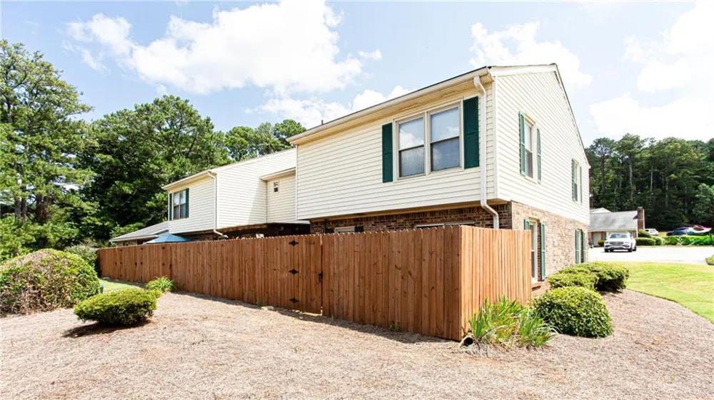 768 Longleaf Drive Lawrenceville, GA 30046