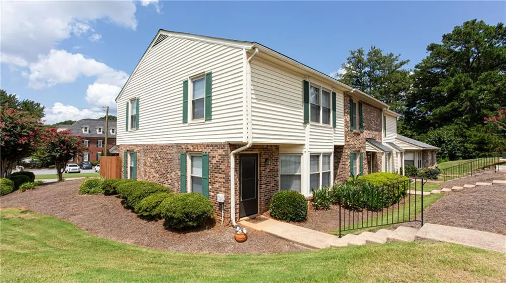 768 Longleaf Drive Lawrenceville, GA 30046